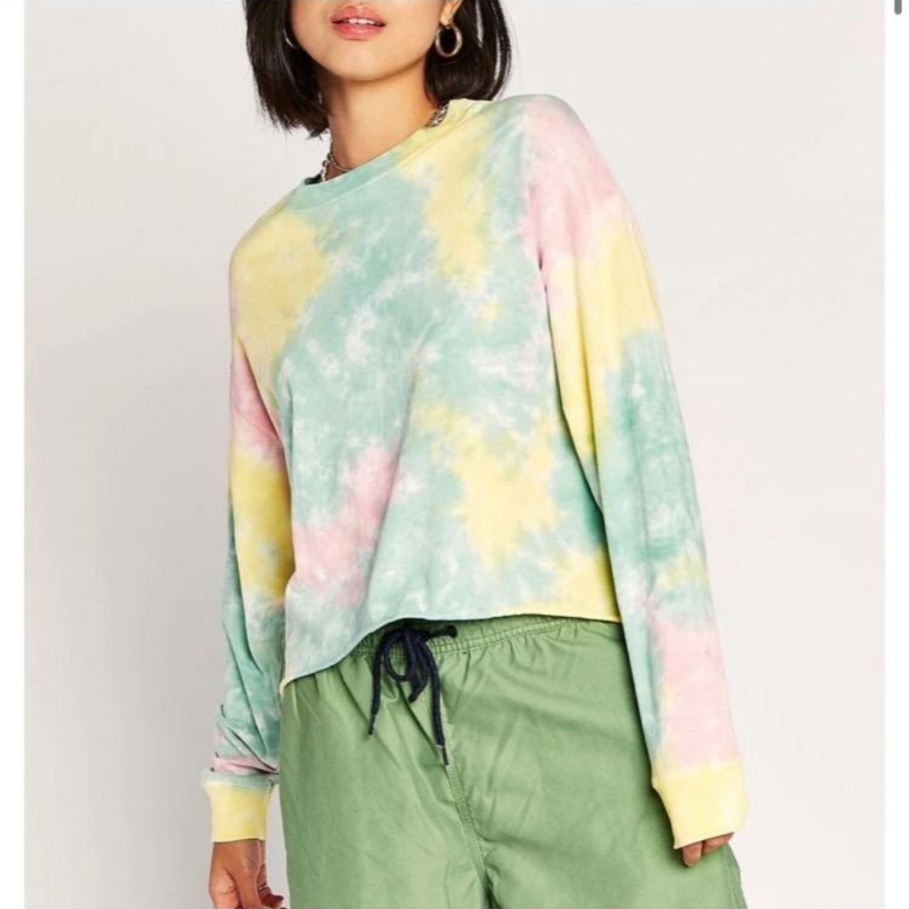 Daydreamer Tie Dye Long Sleeve Crop In Lily Pad